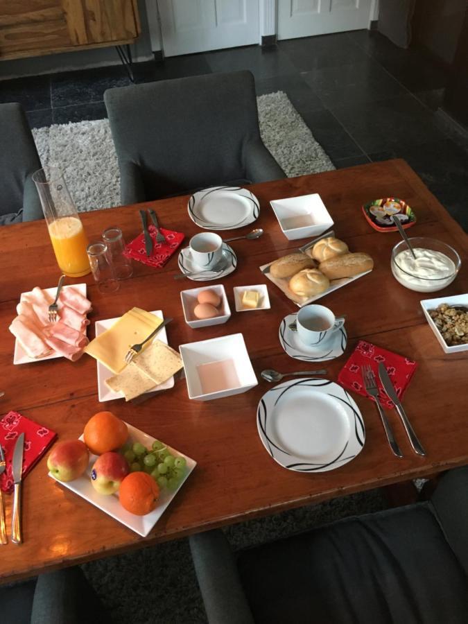 Bij ons op Vogelswerf Bed and Breakfast Heukelum Buitenkant foto